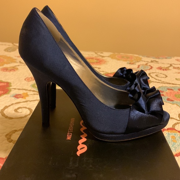 Nina navy heels - Picture 2 of 5